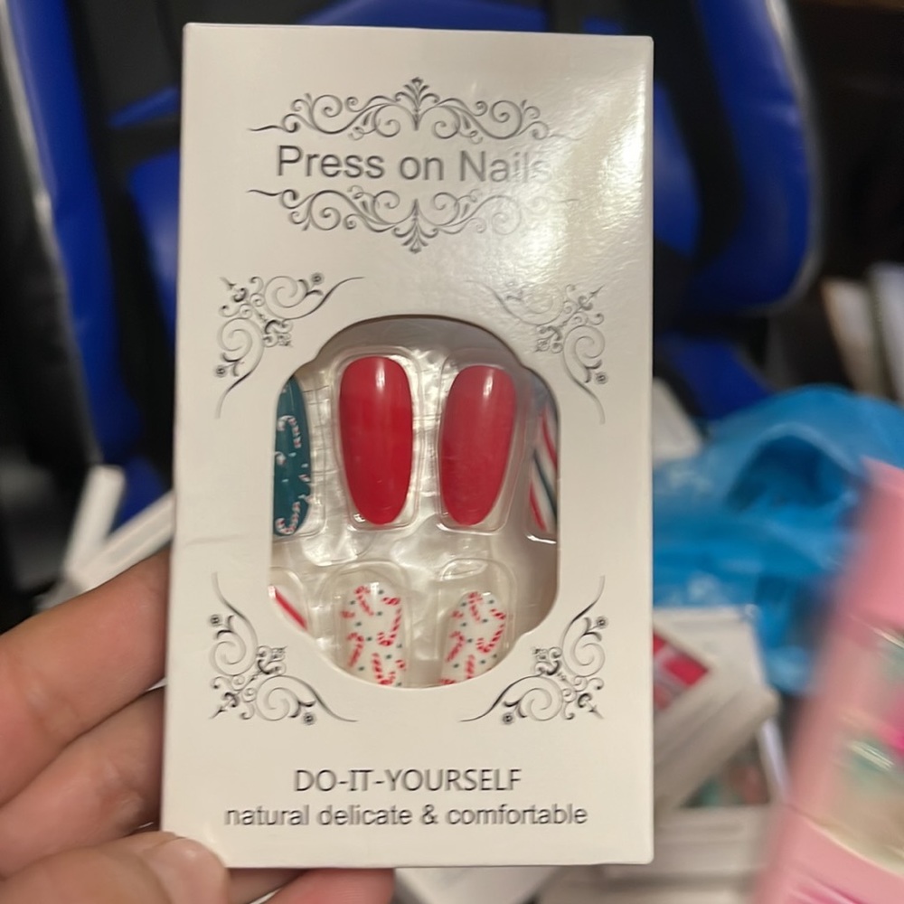 Nails - Picture 3 of 6